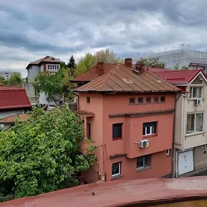 Cozy Near Center Apartament